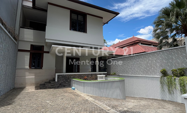 Luxury House for Rent in Central Menteng, Jakarta | 570 m² Land, 850 m² Building, 2 Floors + Basement, Balcony, Fully Equipped Kitchen | USD 6,000/Mon