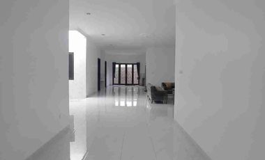 dijual Rumah Baru 2 Lantai Arcamanik kota Bandung SHM 3,5 M / Nego