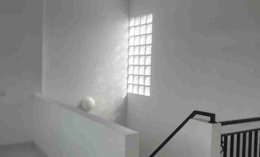 dijual Rumah Baru 2 Lantai Arcamanik kota Bandung SHM 3,5 M / Nego