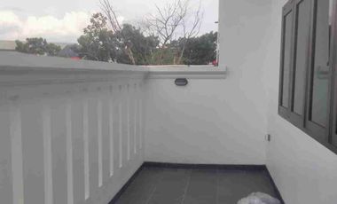 dijual Rumah Baru 2 Lantai Arcamanik kota Bandung SHM 3,5 M / Nego