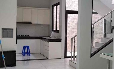 DIJUAL RUMAH SEMI MINIMALIS SIAP HUNI DI SAYAP JENDRAL SUDIRMAN BANDUNG