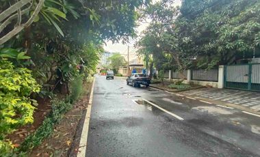 Rumah strategis di lebak bulus (dekat mrt) cocok untuk kantor dan hunian