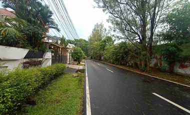 Rumah strategis di lebak bulus (dekat mrt) cocok untuk kantor dan hunian