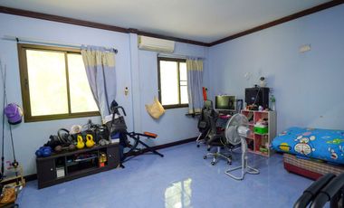 Unbeatable Deal! Invest Now Before It’s Gone!! Warehouse + Factory Area for Sale — Land with concrete pavement and existing structure on 1 Rai