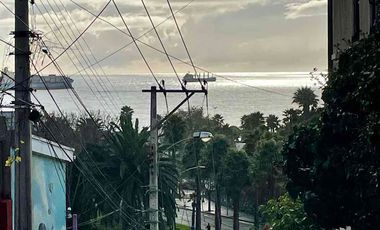 Casa vista al mar 3 habitaciones 1 baño cocina, balcón. Vistas amplias y limpias.