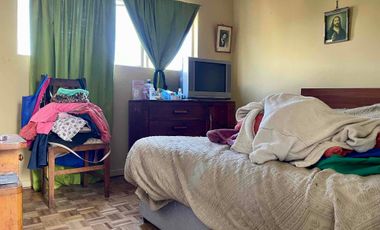 Casa vista al mar 3 habitaciones 1 baño cocina, balcón. Vistas amplias y limpias.