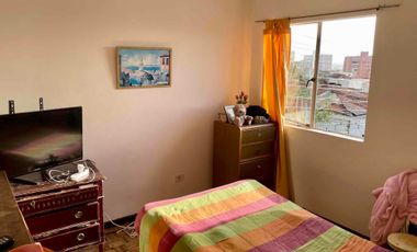 Casa vista al mar 3 habitaciones 1 baño cocina, balcón. Vistas amplias y limpias.