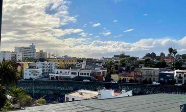 Casa vista al mar 3 habitaciones 1 baño cocina, balcón. Vistas amplias y limpias.