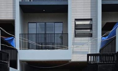 For Sale Fully Finished 5 Bedroom Townhouse in Sta. Mesa Manila townhouse for sale