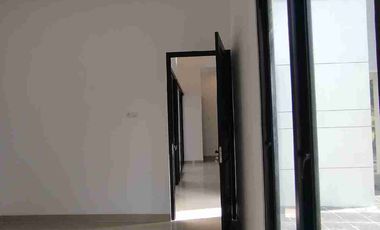 rumah dijual dekat kampus mercubuana, hanya 200m dari jalan raya