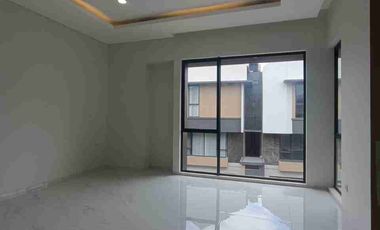 Promo Cash Rumah Mewah Setraduta  Sariwangi