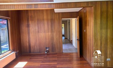 Se vende casa en el centro de Puerto Varas 4 dormitorios y 3 baños