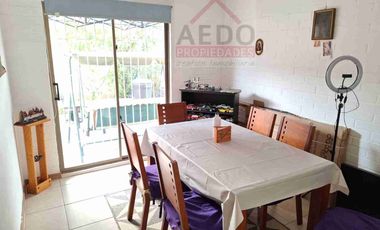 Se Vende Linda Casa Aislada de dos pisos, en Condominio Valle Molinos, altura paradero 10, comuna de La Cruz.