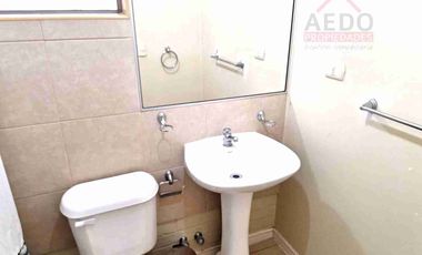 Se Vende Linda Casa Aislada de dos pisos, en Condominio Valle Molinos, altura paradero 10, comuna de La Cruz.