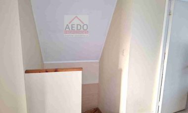 Se Vende Linda Casa Aislada de dos pisos, en Condominio Valle Molinos, altura paradero 10, comuna de La Cruz.