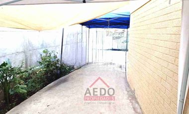 Se Vende Linda Casa Aislada de dos pisos, en Condominio Valle Molinos, altura paradero 10, comuna de La Cruz.