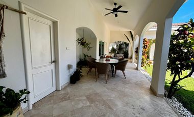 CASA AMUEBLADA EN VENTA EN COSTA DE ORO | ARLETTE FLORES