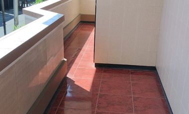 House for sale in Darmo Permai surabaya. Super strategic business area. Located near car showrooms, OYO, boarding houses, and other businesses.