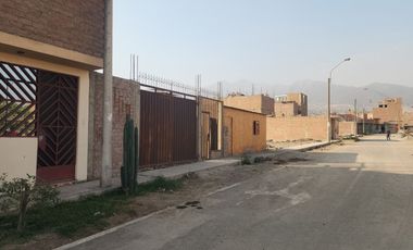 VENTA DE TERRENO CERCADOEN CARABAYLLO DE 110 M2 FRENTE A PARQUE