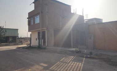 VENTA DE TERRENO CERCADOEN CARABAYLLO DE 110 M2 FRENTE A PARQUE