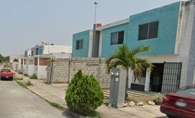VENTA DE CASA EN MEDELLIN DE BRAVO, VERACRUZ.