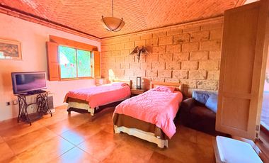 Casa de un solo nivel y 4 recámaras muy cerca de San Juan del Rio