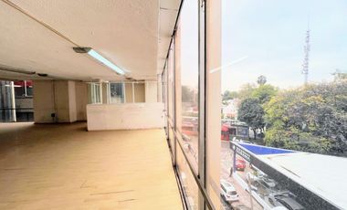 Oficinas en Renta en Col. Nochebuena, súper ubicadas! Frente a Metrobus