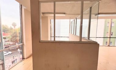 Oficinas en Renta en Col. Nochebuena, súper ubicadas! Frente a Metrobus