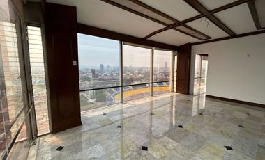 Oficinas en Renta en Col. Nochebuena, súper ubicadas! Frente a Metrobus