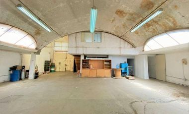Bodega en VENTA y RENTA en IZTAPALAPA con oficinas y patio.