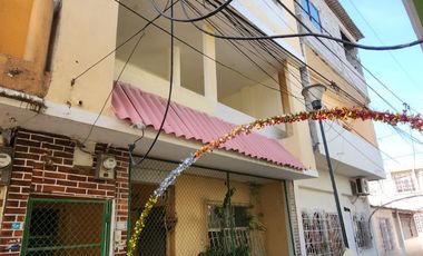 Casa de venta de 3 dormitorios con terraza,  en Sauces Guayaquil Ecuador