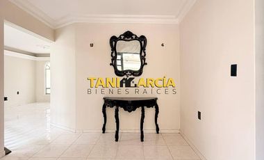 Rento Bella Casa en Residencial Shangrila en Fortín.