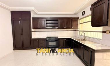 Rento Bella Casa en Residencial Shangrila en Fortín.