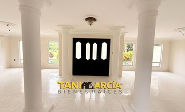 Rento Bella Casa en Residencial Shangrila en Fortín.