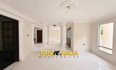 Rento Bella Casa en Residencial Shangrila en Fortín.