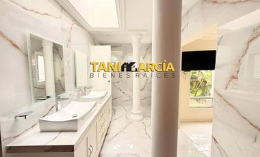 Rento Bella Casa en Residencial Shangrila en Fortín.