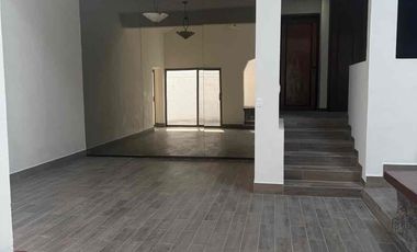 CASA EN RENTA EN VILLAS DE IRAPUATO