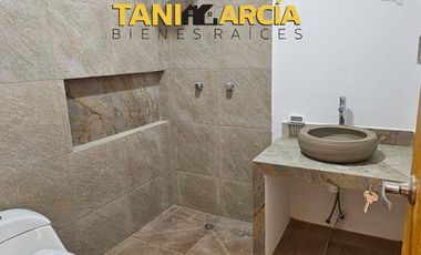 Vendo Casa Nueva, super céntrica, cerca de Plaza 11 en Córdoba.