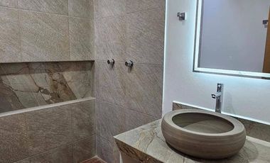 Vendo Casa Nueva, super céntrica, cerca de Plaza 11 en Córdoba.