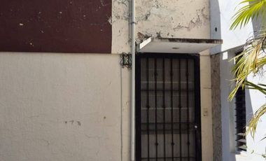 CASA EN COL. CHAPALITA (AV. LOPEZ DE MATEOS Y LAS ROSAS) ZAPOPAN