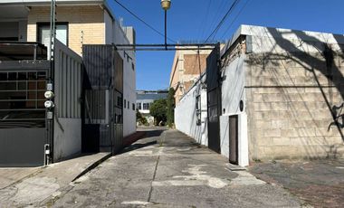 CASA EN COL. CHAPALITA (AV. LOPEZ DE MATEOS Y LAS ROSAS) ZAPOPAN