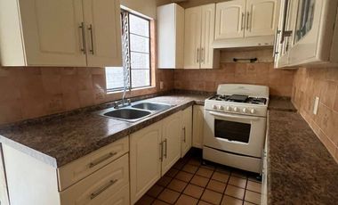 CASA EN COL. CHAPALITA (AV. LOPEZ DE MATEOS Y LAS ROSAS) ZAPOPAN