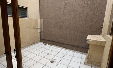 CASA EN COL. CHAPALITA (AV. LOPEZ DE MATEOS Y LAS ROSAS) ZAPOPAN