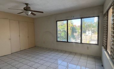 CASA EN COL. CHAPALITA (AV. LOPEZ DE MATEOS Y LAS ROSAS) ZAPOPAN