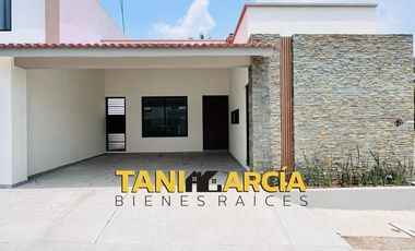 Rento Casa de 1 planta en Fraccionamiento Privado en Córdoba, Finca Real.