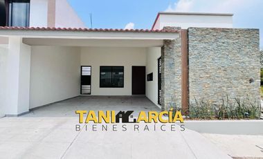 Rento Casa de 1 planta en Fraccionamiento Privado en Córdoba, Finca Real.