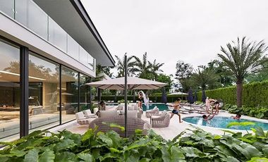 Vendo Moderna casa en Urbanización Privada La Costa Samborondón