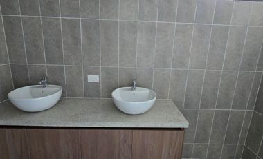 Vendo Moderna casa en Urbanización Privada La Costa Samborondón