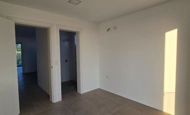 Vendo Moderna casa en Urbanización Privada La Costa Samborondón