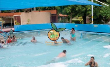 VENTA DE FAMOSO PARQUE ACUÁTICO CON AGUAS TERMALES EN VILLA CORONA